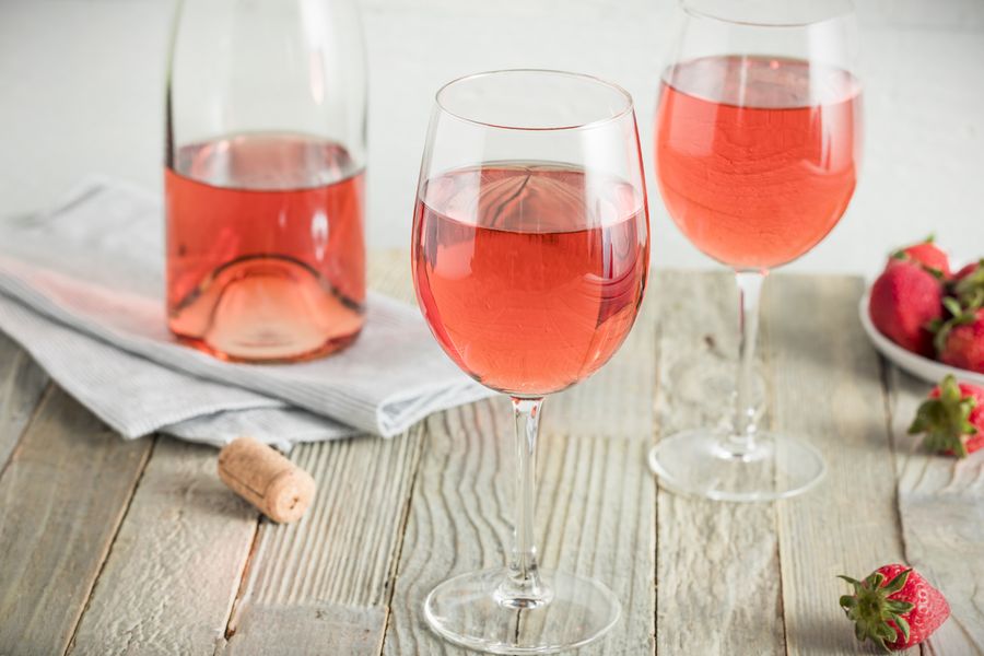 como se hace el vino rosado